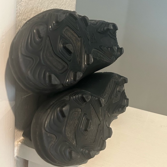 Adidas Predator Accuracy.4 Soccer Cleats HQ0950 Youth Size 1 Black - Picture 10 of 11